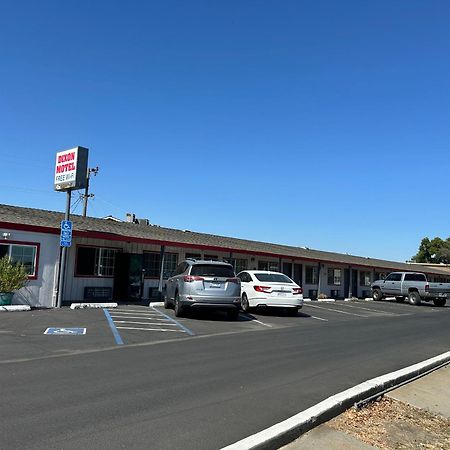 Dixon Motel 외부 사진