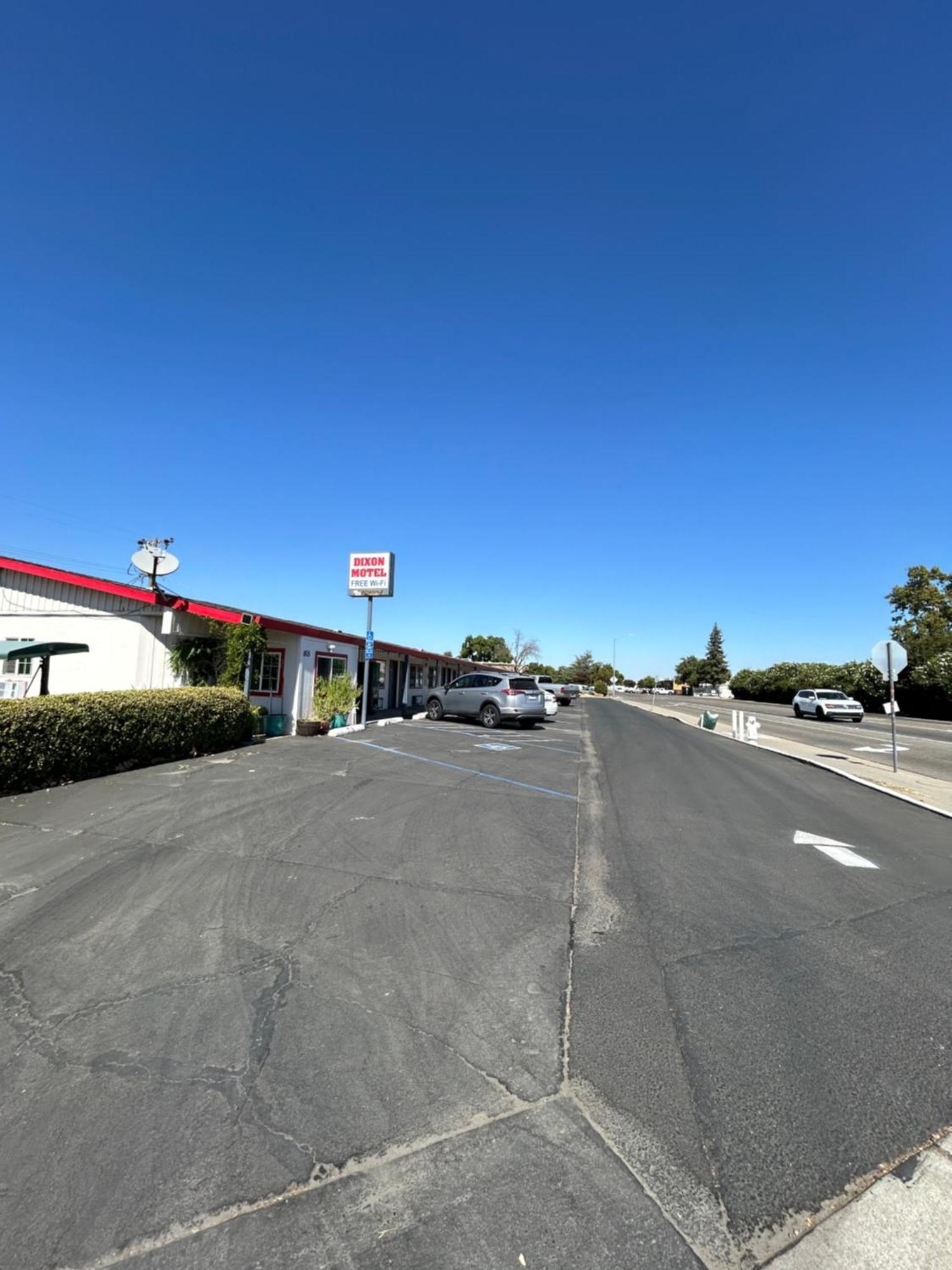 Dixon Motel 외부 사진