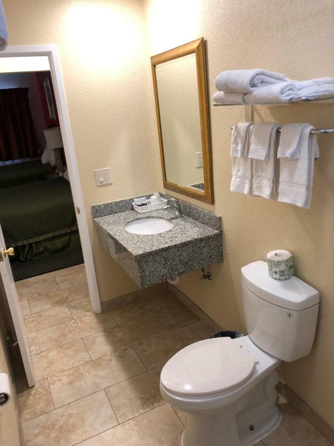 Dixon Motel 외부 사진